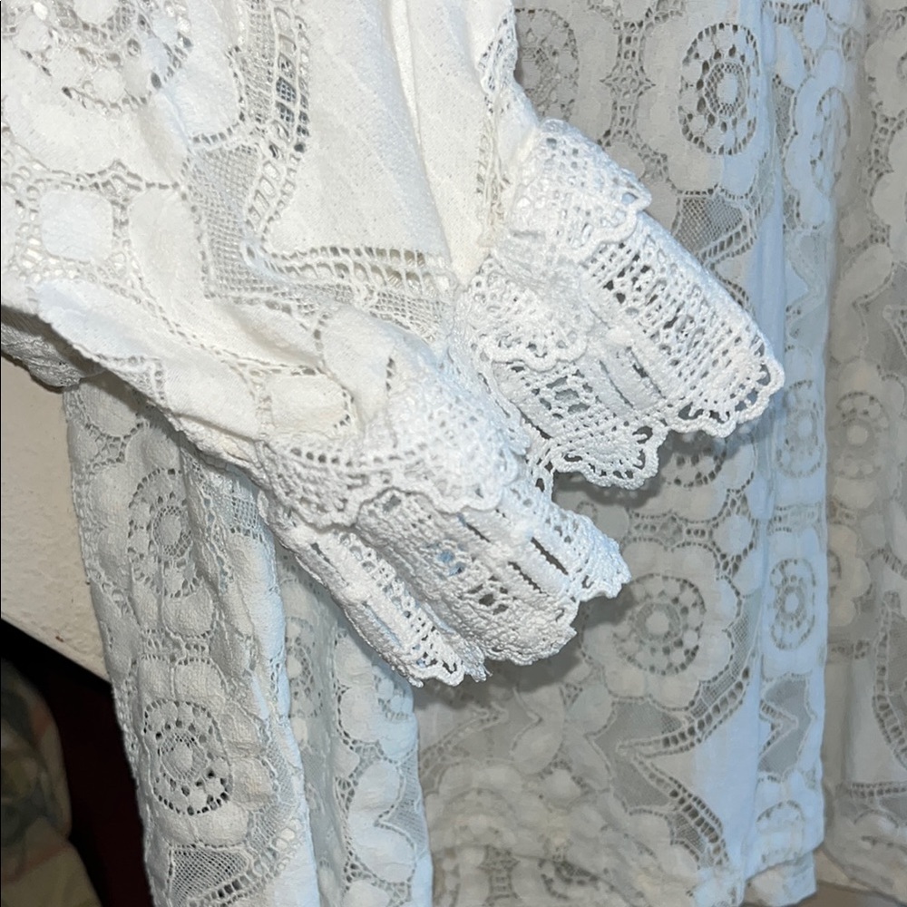 Elegant White Lace Women's Top - Picture 6 of 10